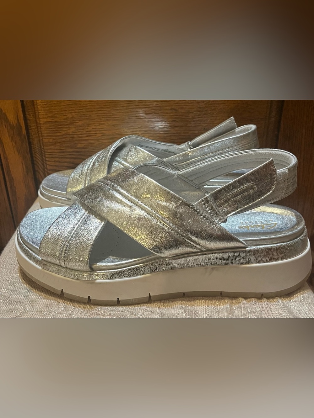 Clark’s Artisan Tuscan Cross Silver Leather Women’s Sandals Contour Cushion 9.5 - Picture 8 of 12